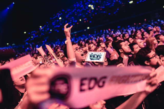 歐米茄遇上斯沃琪，自降身價(jià)了？-復(fù)刻表