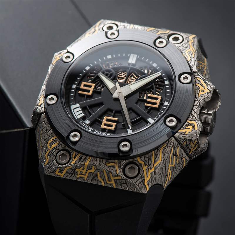 林德偉德林Oktopus Volcano個性24K金雕花腕表-復刻表