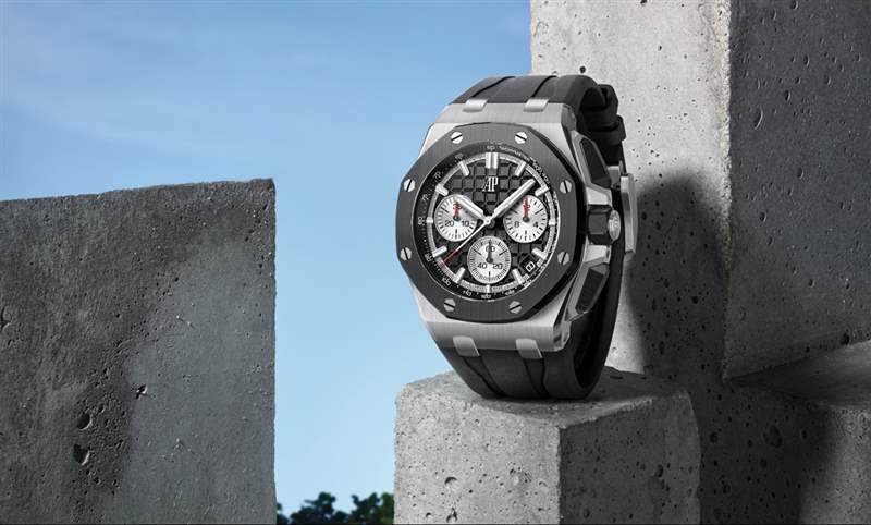 新一代愛彼皇家橡樹離岸型現(xiàn)身！43mm全新登場(chǎng)-復(fù)刻表