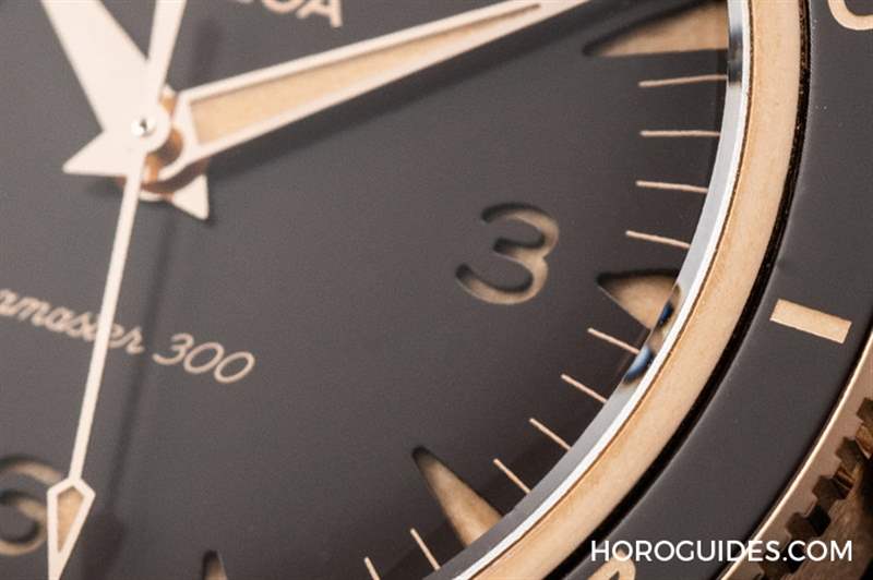 歐米茄第一只青銅表！Seamaster 300 Bronze Gold專利青銅金-復刻表
