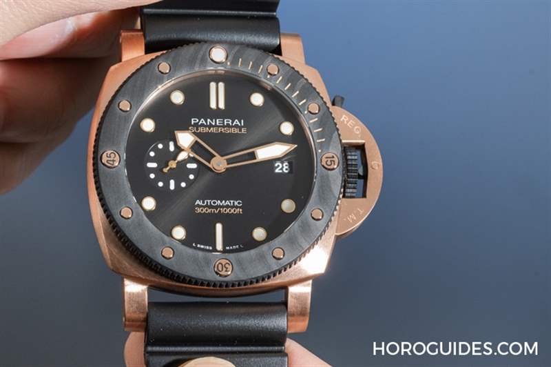 紅金+碳纖維同步現(xiàn)身|沛納海Submersible Goldtech? Orocarbo 44mm-PAM01070-復(fù)刻表