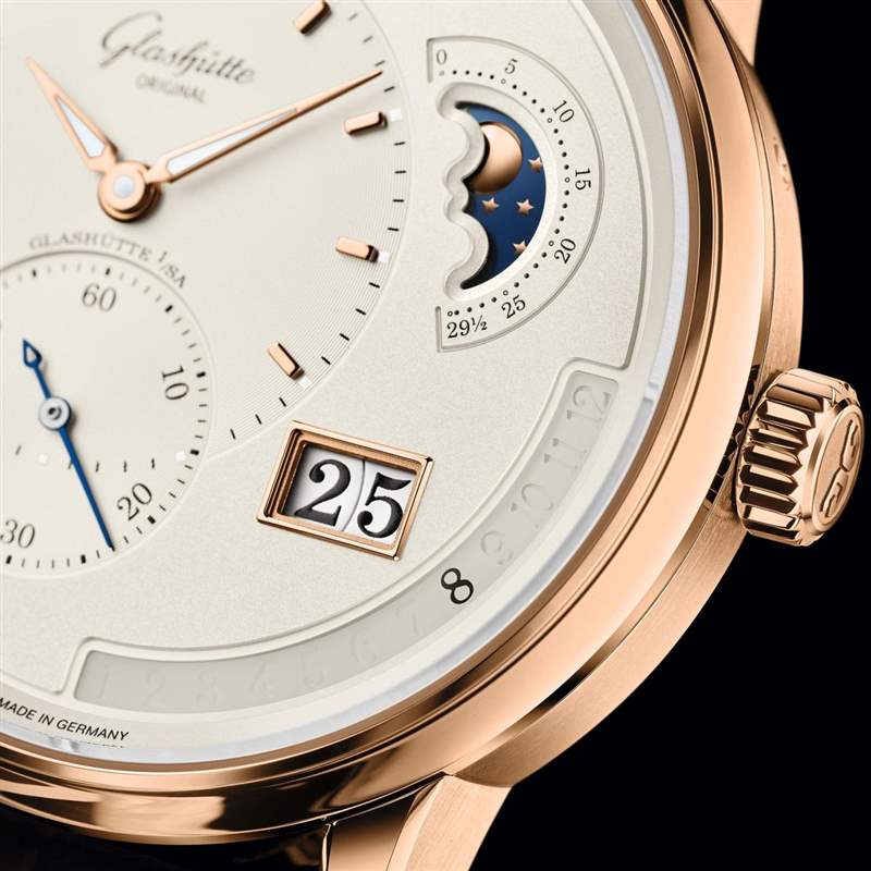 不規(guī)則的和諧美學(xué)！格拉蘇蒂原創(chuàng)首度推出年歷功能腕表-復(fù)刻表