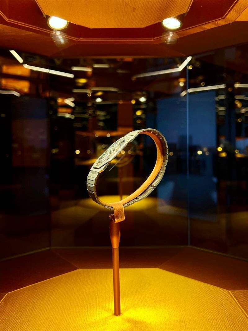 一薄鎮(zhèn)八方！寶格麗Octo Finissimo的超薄密碼-復(fù)刻表