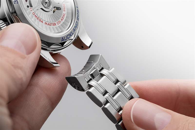 歐米茄海馬300米《美國杯》紅藍(lán)特別款計(jì)時(shí)腕表-復(fù)刻表