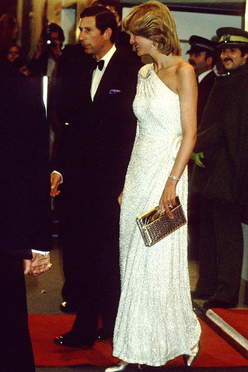 通過她的手表記住伊麗莎白二世女王-復(fù)刻表