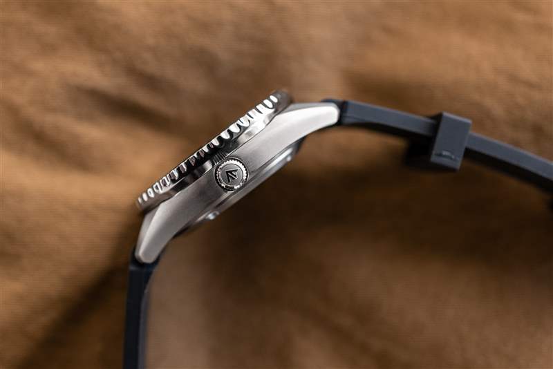 動(dòng)手實(shí)踐公民的最新鈦潛水手表是沒(méi)有重量的新復(fù)古-復(fù)刻表