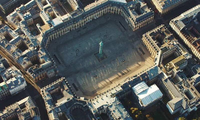 華麗變奏,盡顯1990年代豐繁美學|CHANEL Première限定腕表系列-復刻表