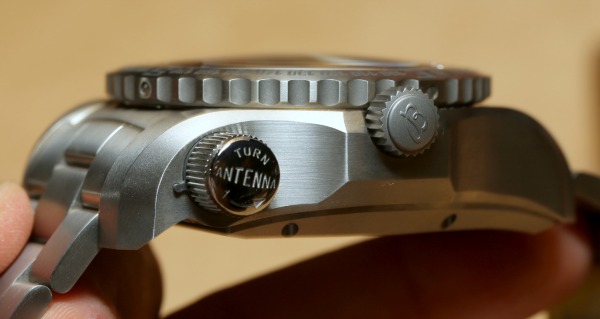 百年靈Emergency II動手實踐:腕表中真正的全球救援燈塔-復刻表