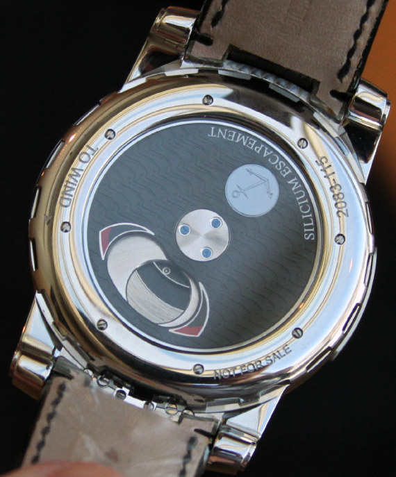 雅典表怪胎迪亞沃羅Freak Diavolo腕表-復(fù)刻表