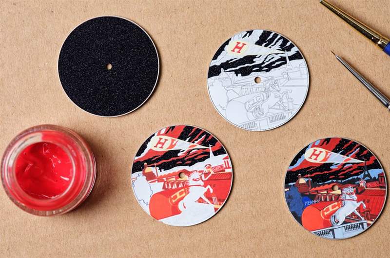 愛(ài)馬仕Slim d'Hermès工藝表把虛構(gòu)超級(jí)英雄微繪在砂金石面盤上-復(fù)刻表