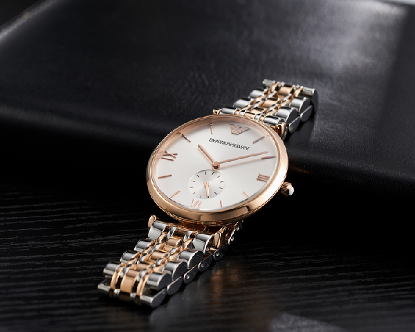 DW和阿瑪尼手表哪個好 DW和阿瑪尼手表哪個好(DW和阿瑪尼手表哪個檔次高)-復(fù)刻表