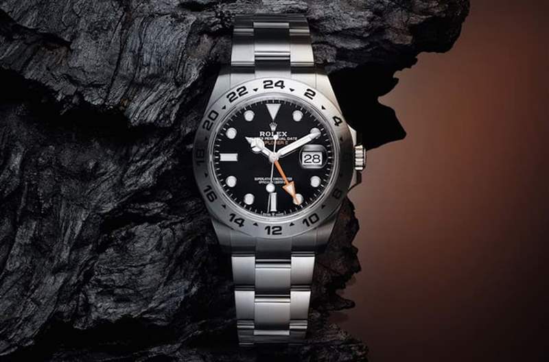 Explorer II 226570-0002定價是HK$ 75,400,目前的二級市場價格平均約落在HK$ 86,200左右。 (Rolex官網) ROLEX Explorer II手表最新行情勞力士探二黑、白面溢價相差4%-復刻表