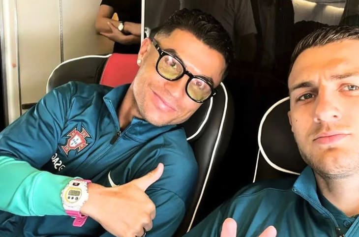 擁有無數名表的C羅 竟連平價大眾石英表也收藏！-復刻表