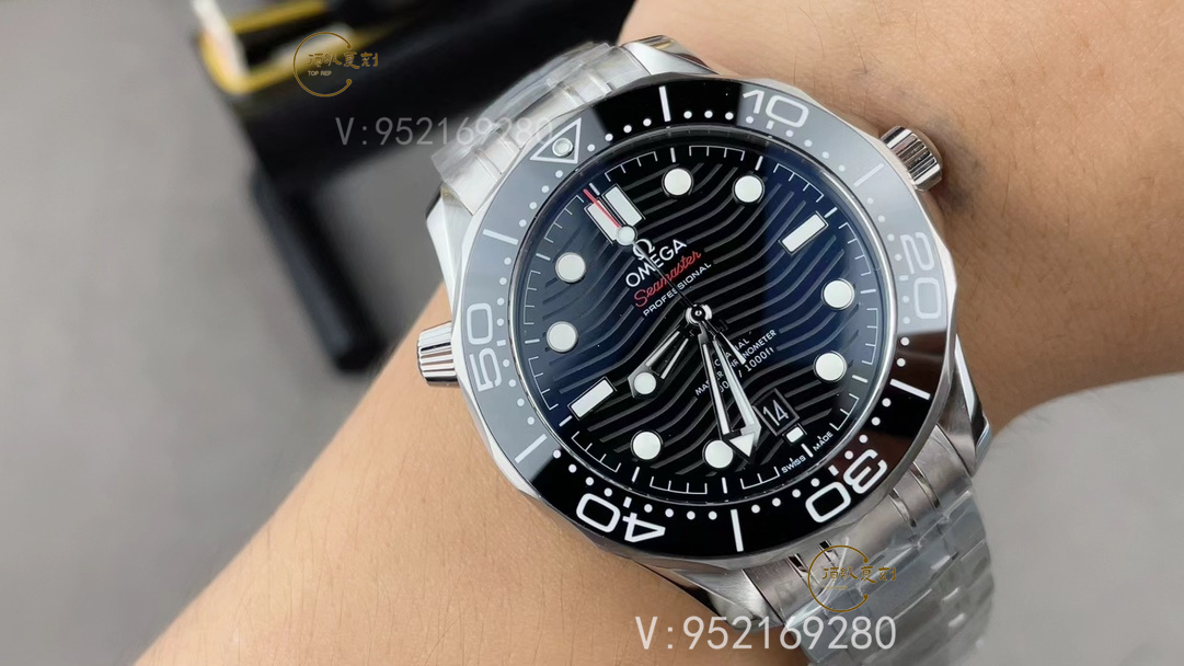 VS廠歐米茄海馬300復(fù)刻8800機(jī)芯如何,是一體機(jī)嗎-復(fù)刻表