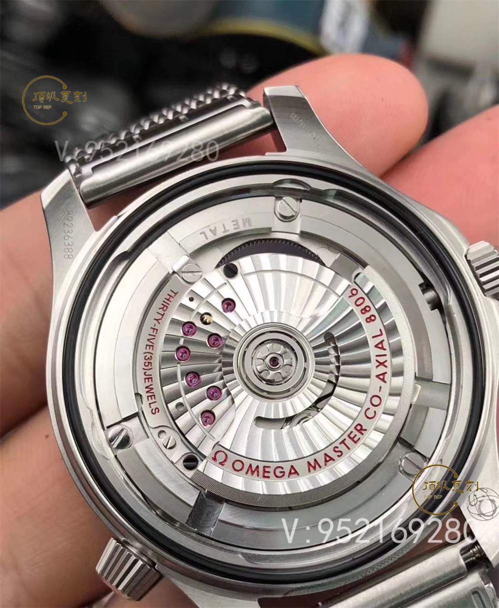 VS廠歐米茄海馬300復(fù)刻8800機(jī)芯如何,是一體機(jī)嗎-復(fù)刻表