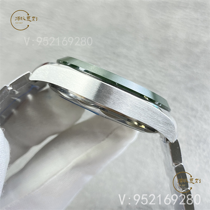 VS廠歐米茄海馬150m系列墨綠世界時(shí)復(fù)刻表：深度測評與細(xì)節(jié)解析-復(fù)刻表